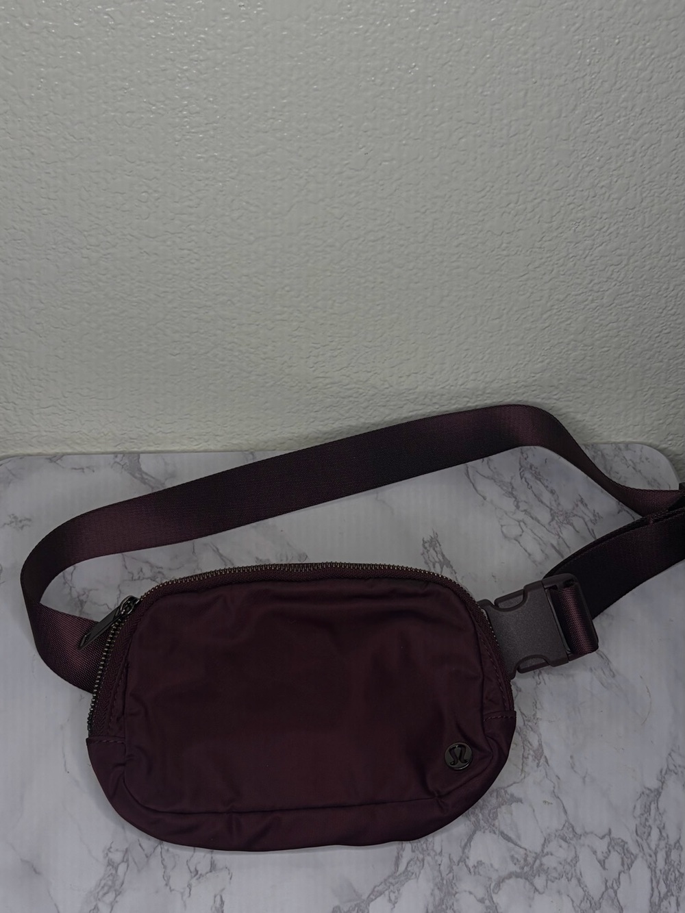 lululemon athletica Men's Deep Burgundy Waist Pack